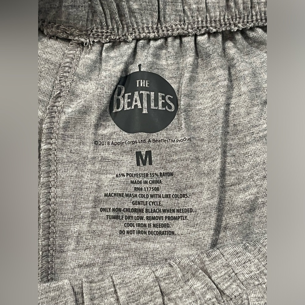 NWT The Beatles Women’s Flag 2pc Loungewear Set - Picture 7 of 8